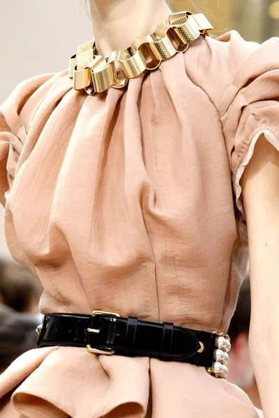 Look 39